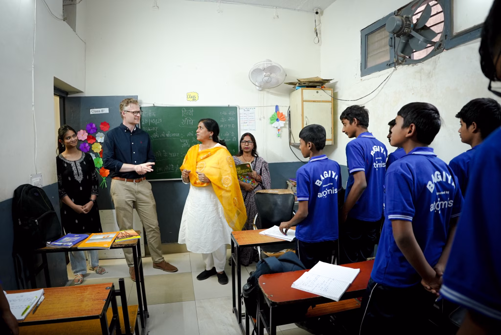 Shilpa showing Atomise around the school